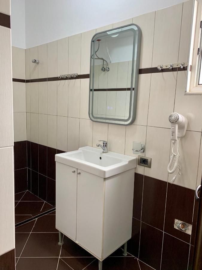 סרנדה Bardhi Apts מראה חיצוני תמונה