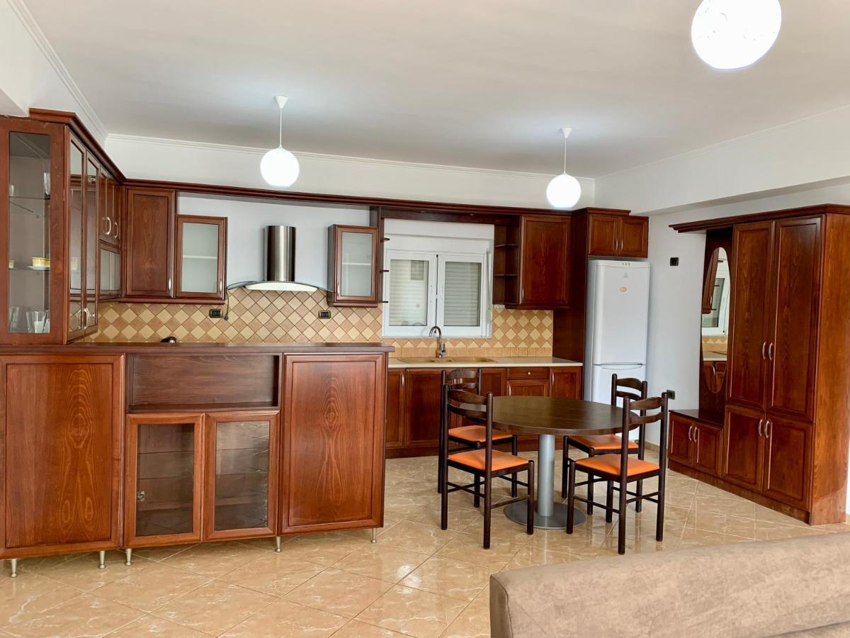 סרנדה Bardhi Apts מראה חיצוני תמונה