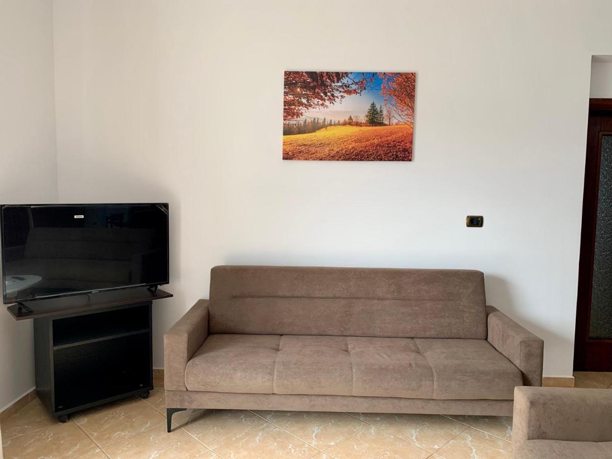 סרנדה Bardhi Apts מראה חיצוני תמונה