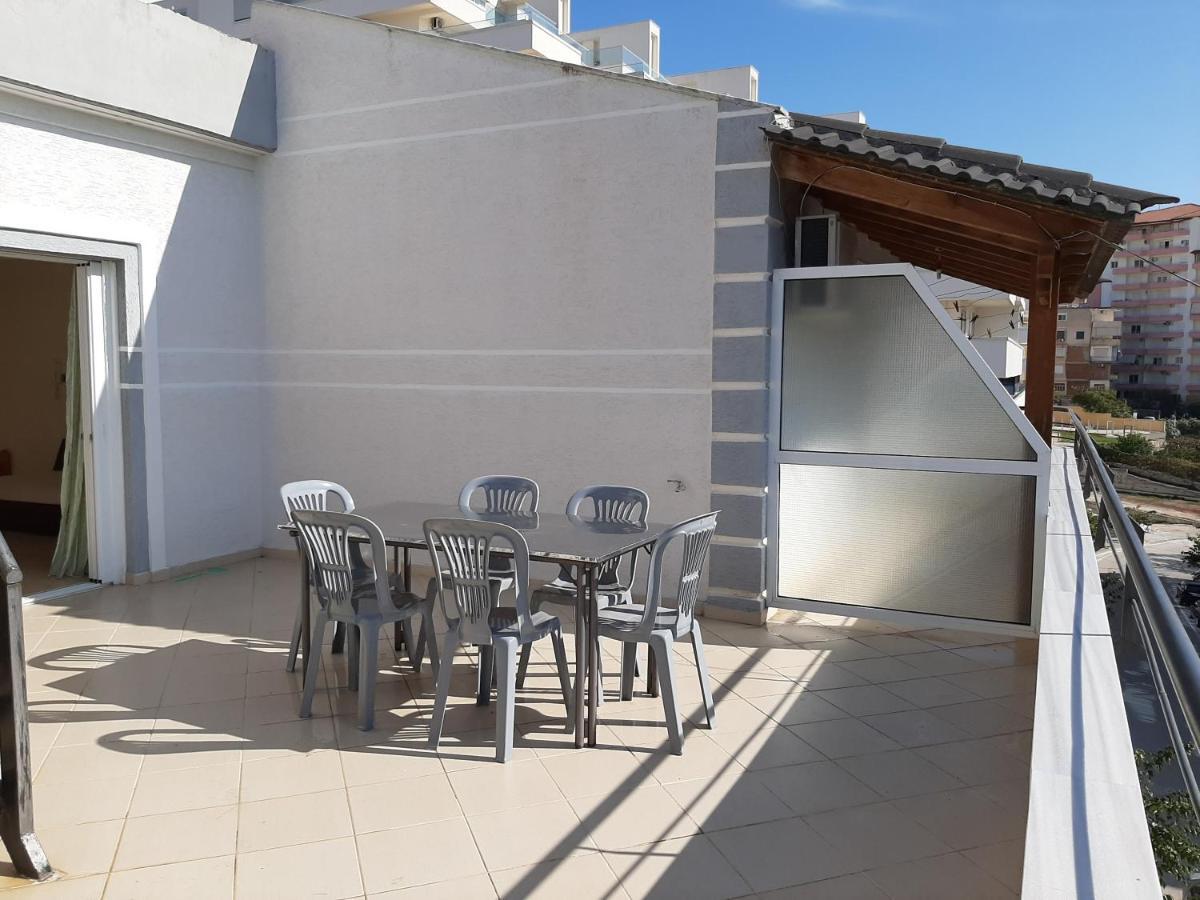 סרנדה Bardhi Apts מראה חיצוני תמונה